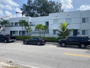 835 SW 8th Ave in Miami, FL - Building Photo - Building Photo