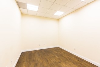 1080 Fulton St in Brooklyn, NY - Building Photo - Interior Photo