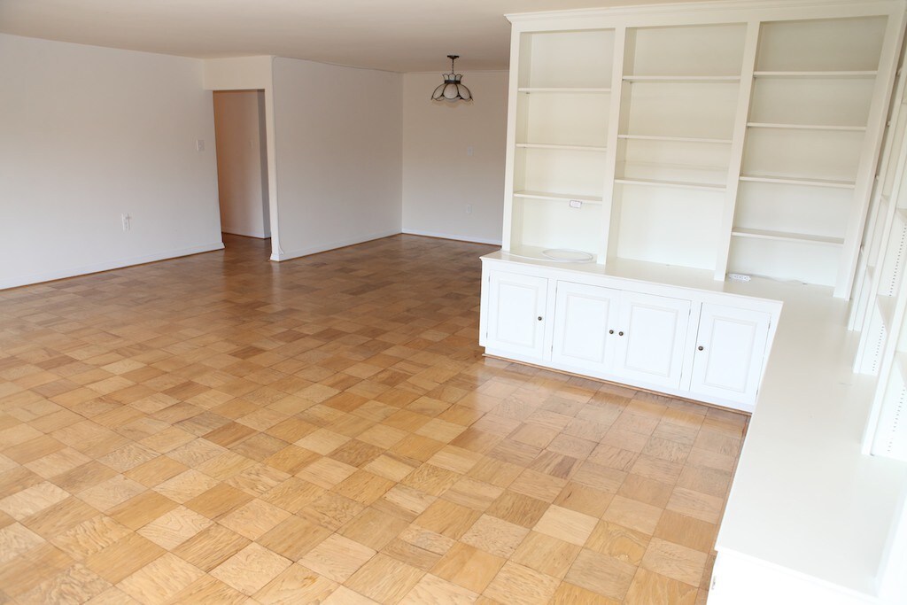 2501 Calvert St NW in Washington, DC - Building Photo