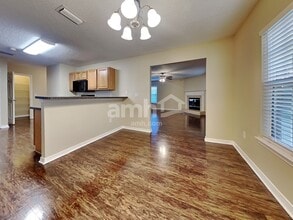 7652 Vandalay Dr in Jacksonville, FL - Foto de edificio - Building Photo