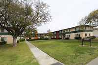 California Gardens in Oxnard, CA - Building Photo - Building Photo