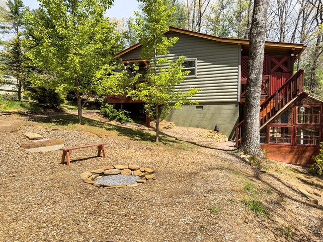 property at 190 Fern Frst Trl