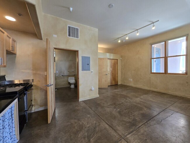 1012 Marquez Pl in Santa Fe, NM - Building Photo - Building Photo