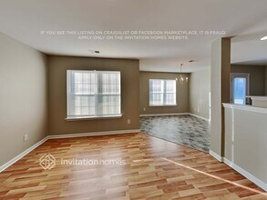 7211 Hidden Creek Dr in Charlotte, NC - Foto de edificio - Building Photo