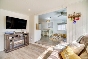 1161 Nettles Blvd in Jensen Beach, FL - Building Photo