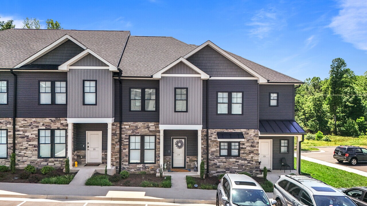 19 Cuddington Ln in Lynchburg, VA - Building Photo