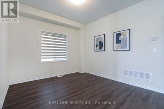 148 Hawkins St in Georgina, ON - Building Photo - Building Photo