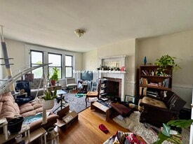 1682 Commonwealth Ave, Unit 4 in Boston, MA - Building Photo