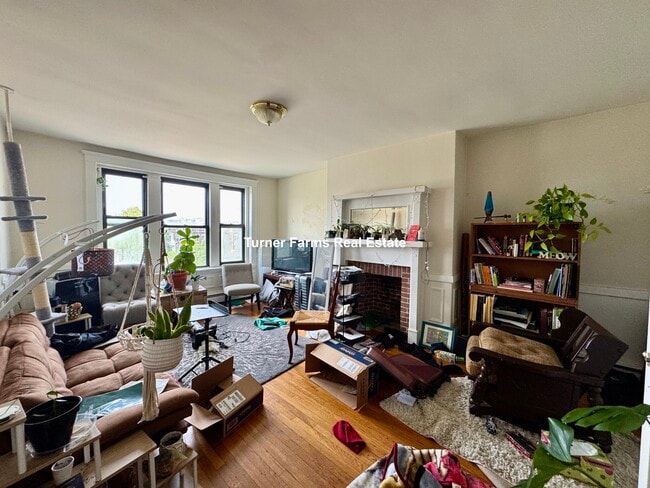 1682 Commonwealth Ave, Unit 4