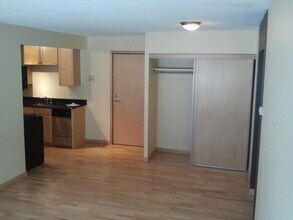 2530 1st Avenue South, Unit 305 in Minneapolis, MN - Building Photo - Building Photo