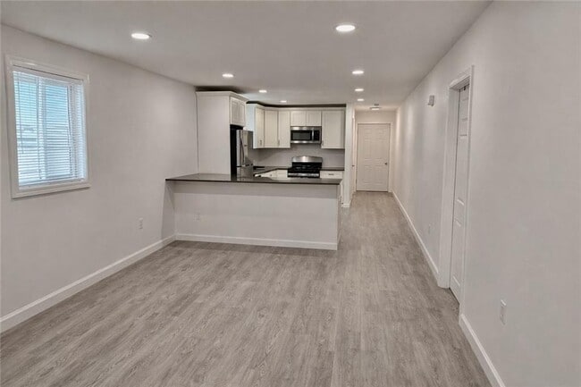 35 Douglas Ave in Providence, RI - Building Photo - Building Photo