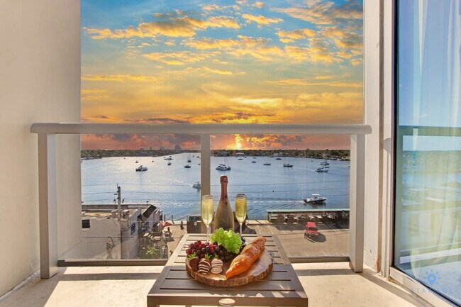 777 N Ocean Dr in Hollywood, FL - Building Photo - Building Photo