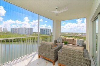 35 Bluebill Ave in Naples, FL - Building Photo - Building Photo