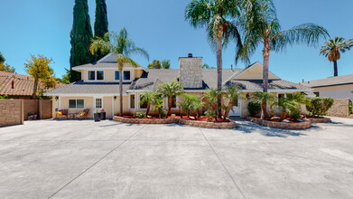 17512 Osborne St in Northridge, CA - Building Photo - Building Photo