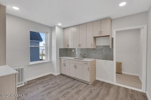 26 Navesink Ave in Highlands, NJ - Building Photo