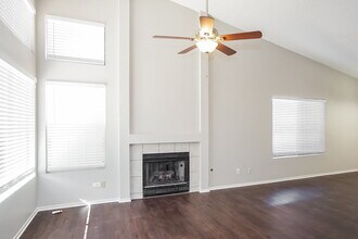 1438 Finale Ln in Las Vegas, NV - Building Photo - Building Photo