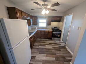 10203 Hobkirk Dr in St. Louis, MO - Building Photo - Building Photo