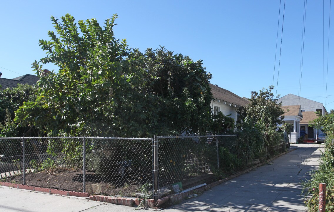 2031 Workman St in Los Angeles, CA - Building Photo