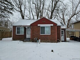 22 Washington St in Lancaster, NY - Building Photo