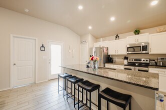 9007 Antelope Ave in Odessa, TX - Foto de edificio - Building Photo