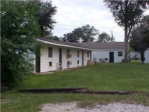 Homestead Inn Apartments in Grand Bay, AL - Building Photo - Building Photo