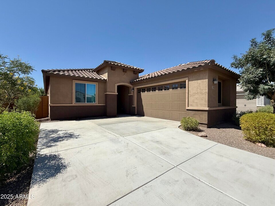 25945 W Horsham Dr in Buckeye, AZ - Building Photo