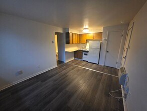 21 Lunar Ln in Carnot-Moon, PA - Building Photo - Building Photo