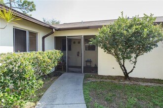 1001 SE 24th Ave in Cape Coral, FL - Foto de edificio - Building Photo