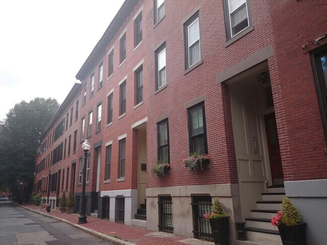 38 Bradford St, Unit #2 in Boston, MA - Building Photo - Building Photo