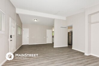 1545 Swan Dr in Florissant, MO - Foto de edificio - Building Photo