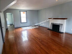 911 4th Ave in Beaver Falls, PA - Building Photo - Building Photo