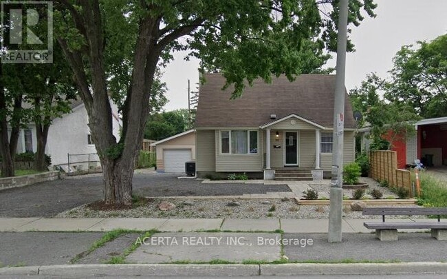 property at 88 Meadowlands Dr W