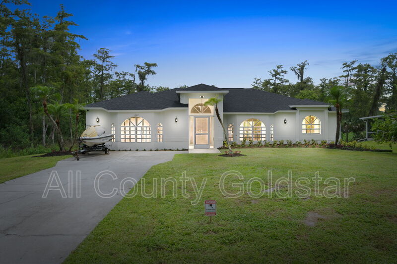 3280 18th Ave NE in Naples, FL - Building Photo