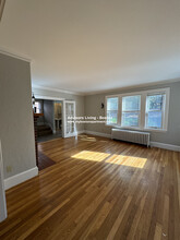 80 Lake St, Unit 1 in Boston, MA - Foto de edificio - Building Photo