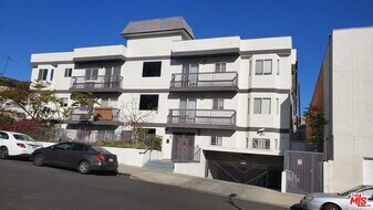 982 S New Hampshire Ave in Los Angeles, CA - Building Photo