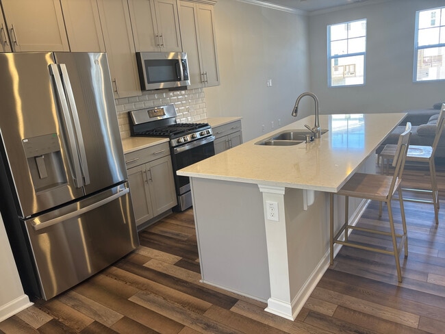 property at 1007 Hemlock Cone Wy