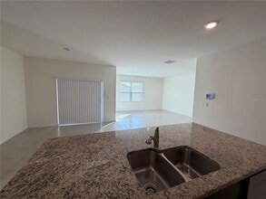 4657 Bernard Blvd in Haines City, FL - Foto de edificio - Building Photo