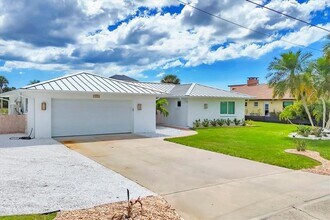 1915 Pennsylvania Ave in Englewood, FL - Building Photo - Building Photo