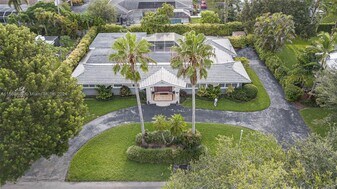 14644 SW 83rd Ct, Unit 1 in Palmetto Bay, FL - Building Photo