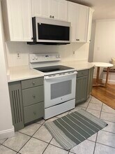 230 Washington St, Unit H in Marblehead, MA - Building Photo - Building Photo