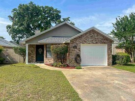 3241 Braxton Cir in Pensacola, FL - Building Photo