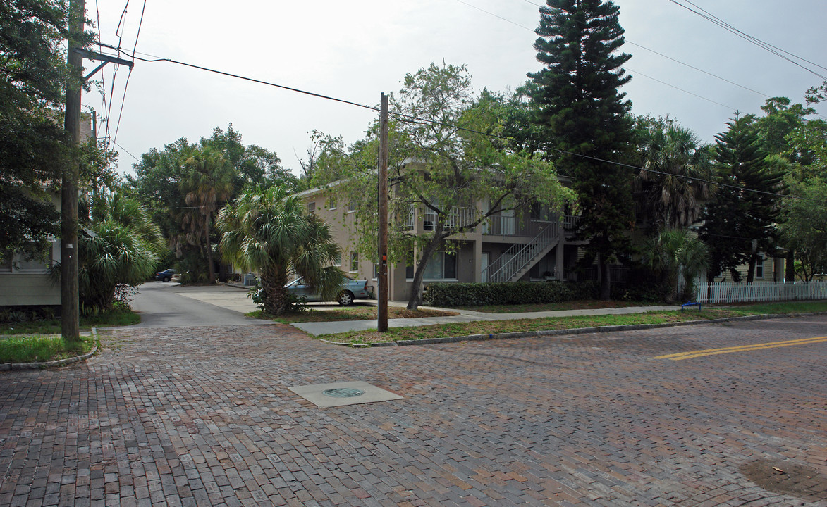 623 3rd St N in St. Petersburg, FL - Building Photo