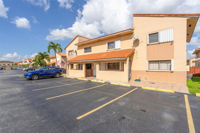 7641 W 29th Way in Hialeah, FL - Building Photo - Building Photo