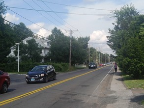 21 Brewer St and Main St in East Hartford, CT - Building Photo - Building Photo