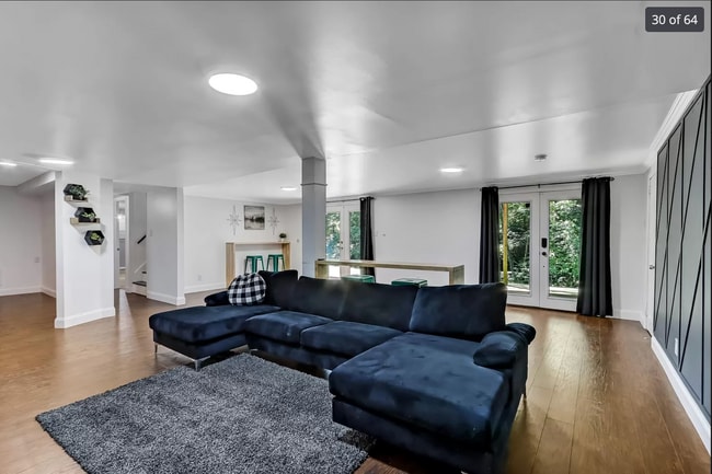 property at 6858 Lockridge Dr NW