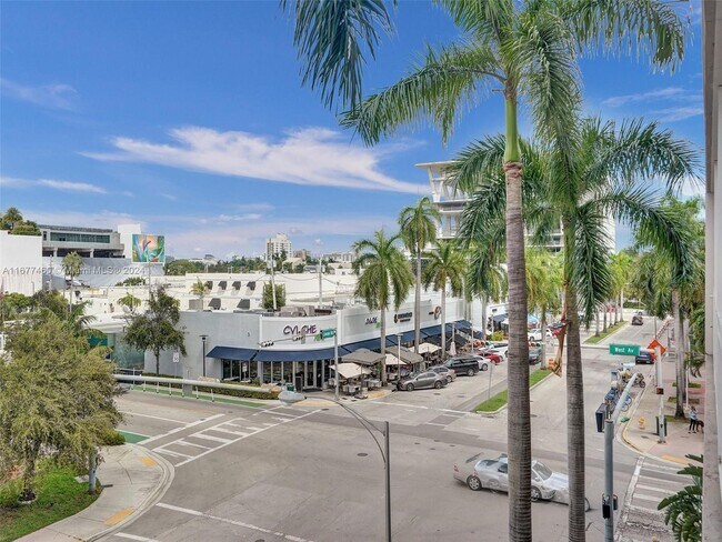 1300 Lincoln Rd in Miami Beach, FL - Building Photo - Building Photo