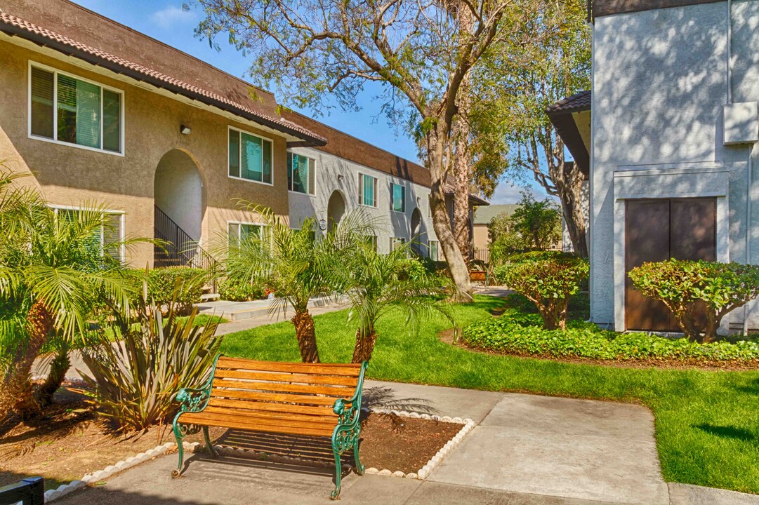 Channel Island Park Apartments in Oxnard, CA - Building Photo