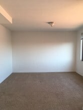 1121 Arlington Blvd, Unit 1016 in Arlington, VA - Foto de edificio - Building Photo