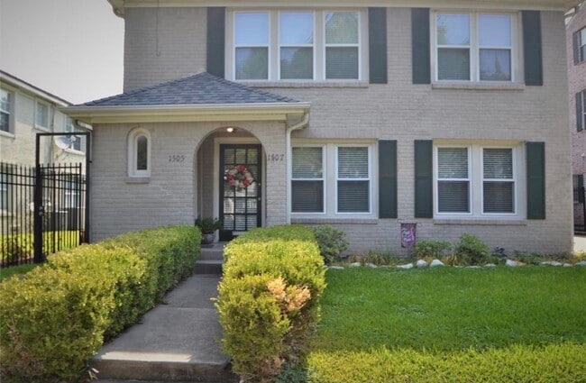 property at 1505 McDuffie St