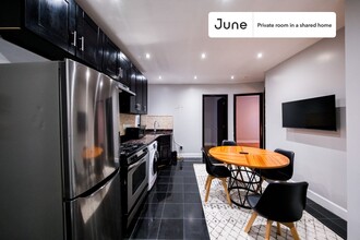 Private bedroom in 3 bed/1 bath Home in New York, NY - Building Photo - Building Photo